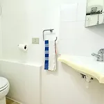N303 - Comodo Con Giardino A Apartament *