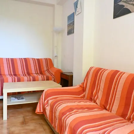N303 - Comodo Con Giardino A Apartament *