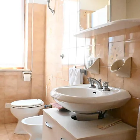 N303 - Comodo Con Giardino A * Numana