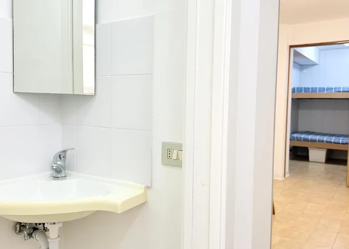 N303 - Comodo Con Giardino A